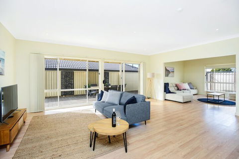 Aldinga Beach Experience - Sydneys Hotel 6