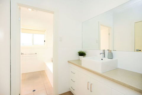 Aldinga Beach Experience - Sydneys Hotel 7