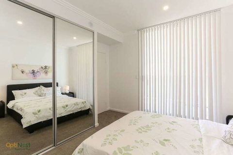 Modern, Spacious Apt@liverpool With Incredible Views - Sydneys Hotel 5