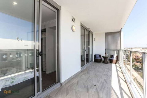 Modern, Spacious Apt@liverpool With Incredible Views - Sydneys Hotel 7