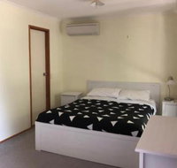 Self contained studio - Sydneys Hotel