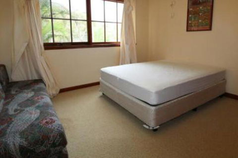 Amzaz 15 Korogora Street - Sydneys Hotel 6