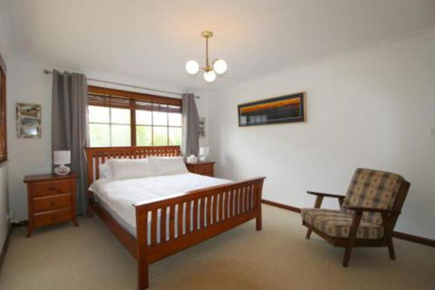 Amzaz 15 Korogora Street - Sydneys Hotel 3