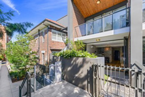 HomeHotel High End 3 Bedroom Terrace With Parking - Sydneys Hotel 0