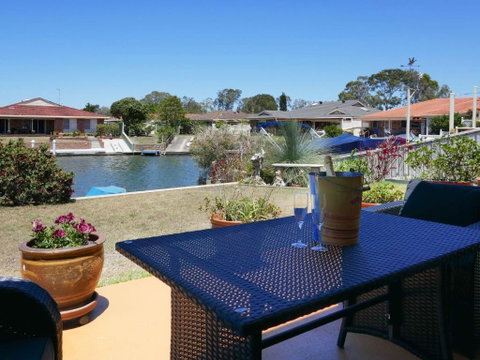 Waterfront Haven With Jetty Mooring & WiFI - Sydneys Hotel 5