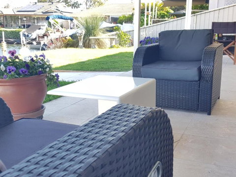 Waterfront Haven With Jetty Mooring & WiFI - Sydneys Hotel 1