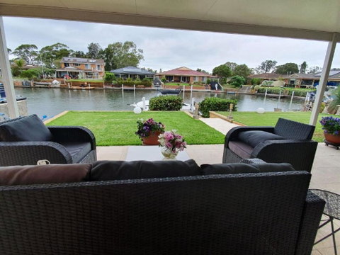 Waterfront Haven With Jetty Mooring & WiFI - Sydneys Hotel 4