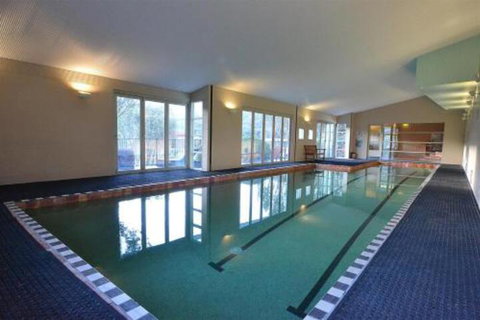 Chloes Chalet - Sydneys Hotel 2