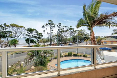 Bikinis & Martinis At Points North - Sydneys Hotel 5