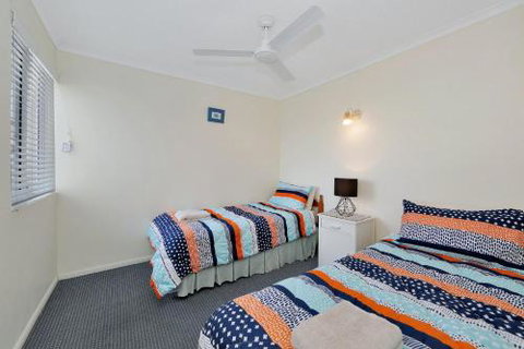 Bikinis & Martinis At Points North - Sydneys Hotel 1