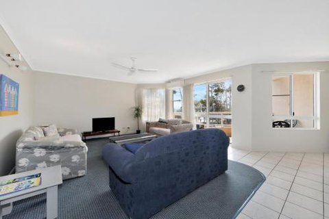 Bikinis & Martinis At Points North - Sydneys Hotel 6