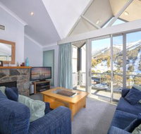 Snowman 8 - Sydneys Hotel