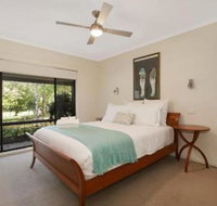 Alpine Streamside - Sydneys Hotel
