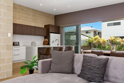 BEACHSIDE HAVEN - Sydneys Hotel 7