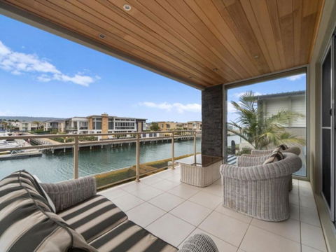 Monte Carlo Living At Martha Cove - Sydneys Hotel 4