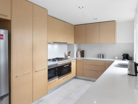 Monte Carlo Living At Martha Cove - Sydneys Hotel 1