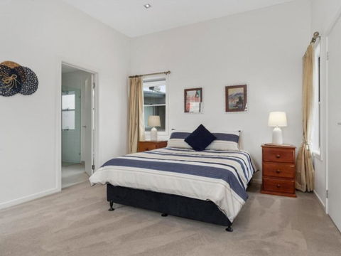 Monte Carlo Living At Martha Cove - Sydneys Hotel 5