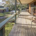 Centre Street 10 Lake Tabourie - Sydneys Hotel 0