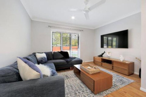 Hamptons At The Point - Sydneys Hotel 5