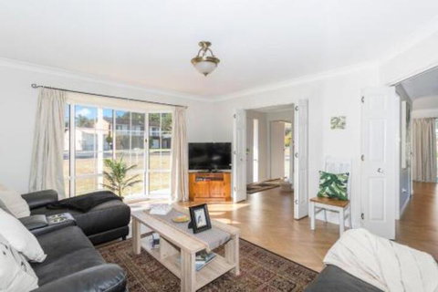 Macleay Street 23 Narrawallee - Sydneys Hotel 0