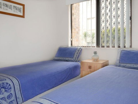 Renas Court 2 - Sydneys Hotel 3