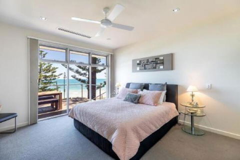 ULTIMA At The Bay Glenelg Absolute Beachfront - Sydneys Hotel 6