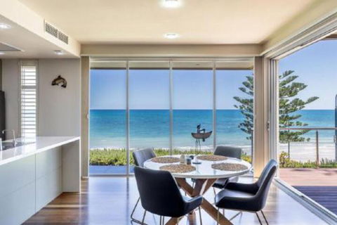 ULTIMA At The Bay Glenelg Absolute Beachfront - Sydneys Hotel 0
