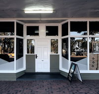 Black Diamond Lodge - Sydneys Hotel
