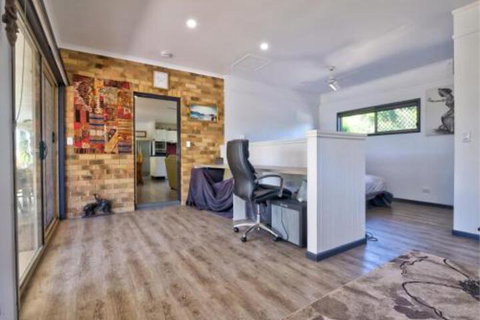 Sandy Feet Retreat Hervey Bay - Sydneys Hotel 5