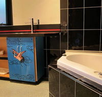 Cherry Blossom Bed  Breakfast - Sydneys Hotel