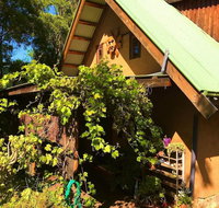 Sutton Spring Art Retreats - Sydneys Hotel