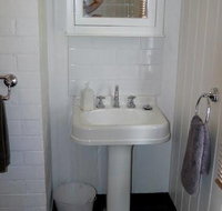 Clydes at Mount View - Sydneys Hotel