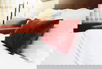 Mumbulla View B&B - Sydneys Hotel 0