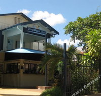 Dingo Moon Lodge Hostel - Sydneys Hotel