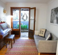 Charming Cottage With Leafy Courtyard - Sydneys Hotel