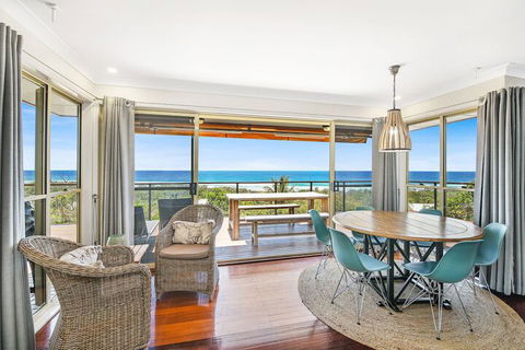 Blue Haven - 7 Egret Street - Sydneys Hotel 1