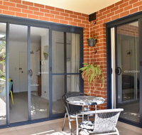 Quiet 1 Bedroom Flat in Concord - Sydneys Hotel