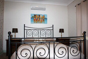 Pine Villas Walk To Beach Ocean Views - Sydneys Hotel 6