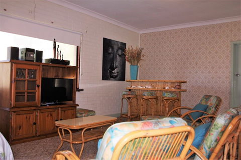 Pine Villas Walk To Beach Ocean Views - Sydneys Hotel 2