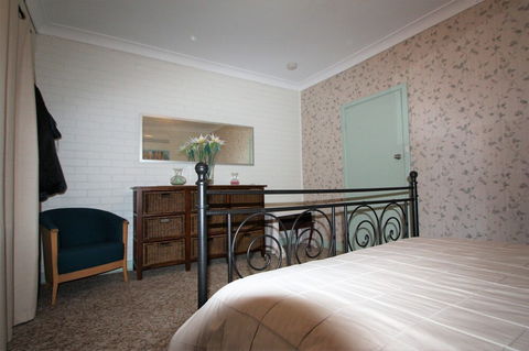 Pine Villas Walk To Beach Ocean Views - Sydneys Hotel 0