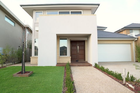 Waterfront Villa In Sanctuary Lakes - Sydneys Hotel 1