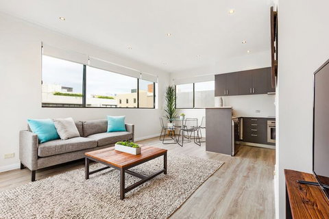 Spacious & Sunny 1 Bdrm In Surry Hills - FOV - Sydneys Hotel 6