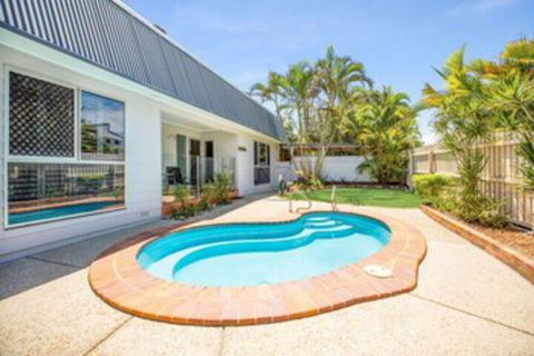 Allamanda Sands - 23 Oriole Avenue - Sydneys Hotel 0