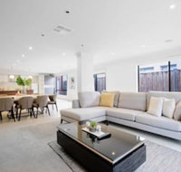 Lightful Charming House With Free Parking - Sydneys Hotel