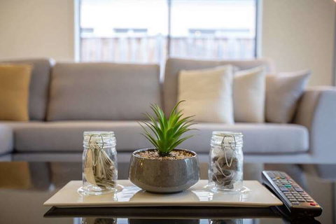 Lightful Charming House With Free Parking - Sydneys Hotel 3