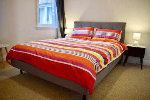 Homy Apartment In Trendy Haberfield - Sydneys Hotel 5