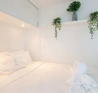 Bright 1 Bedroom Studio With Amazing City Views - Sydneys Hotel