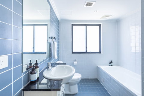 Perfectly Located Apt Rooftop Pool & Spa - Sydneys Hotel 2