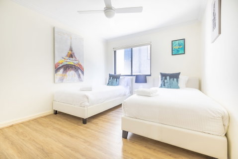 Perfectly Located Apt Rooftop Pool & Spa - Sydneys Hotel 0