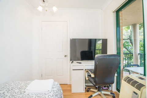 Spacious & Cozy Apartment In Heart Of Redfern - Sydneys Hotel 5
